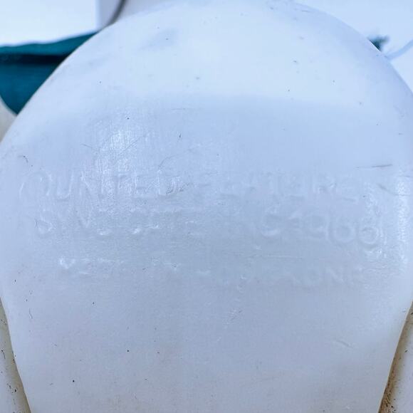 Vtg Snoopy Toy Flying Plastic Toy w/Hat, Scarf & Glass Charlie Brown 60s Vintage - Picture 8 of 9